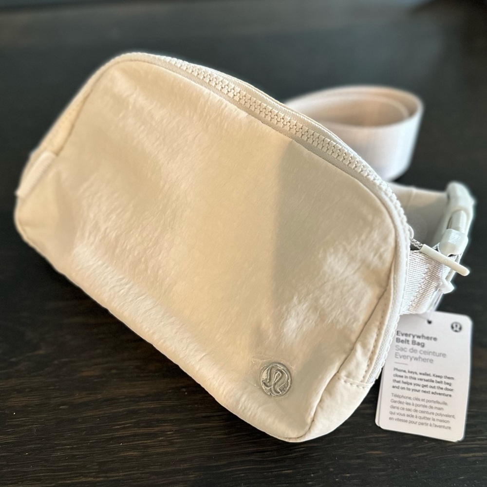 NWT lululemon everywhere belt bag - white opal
